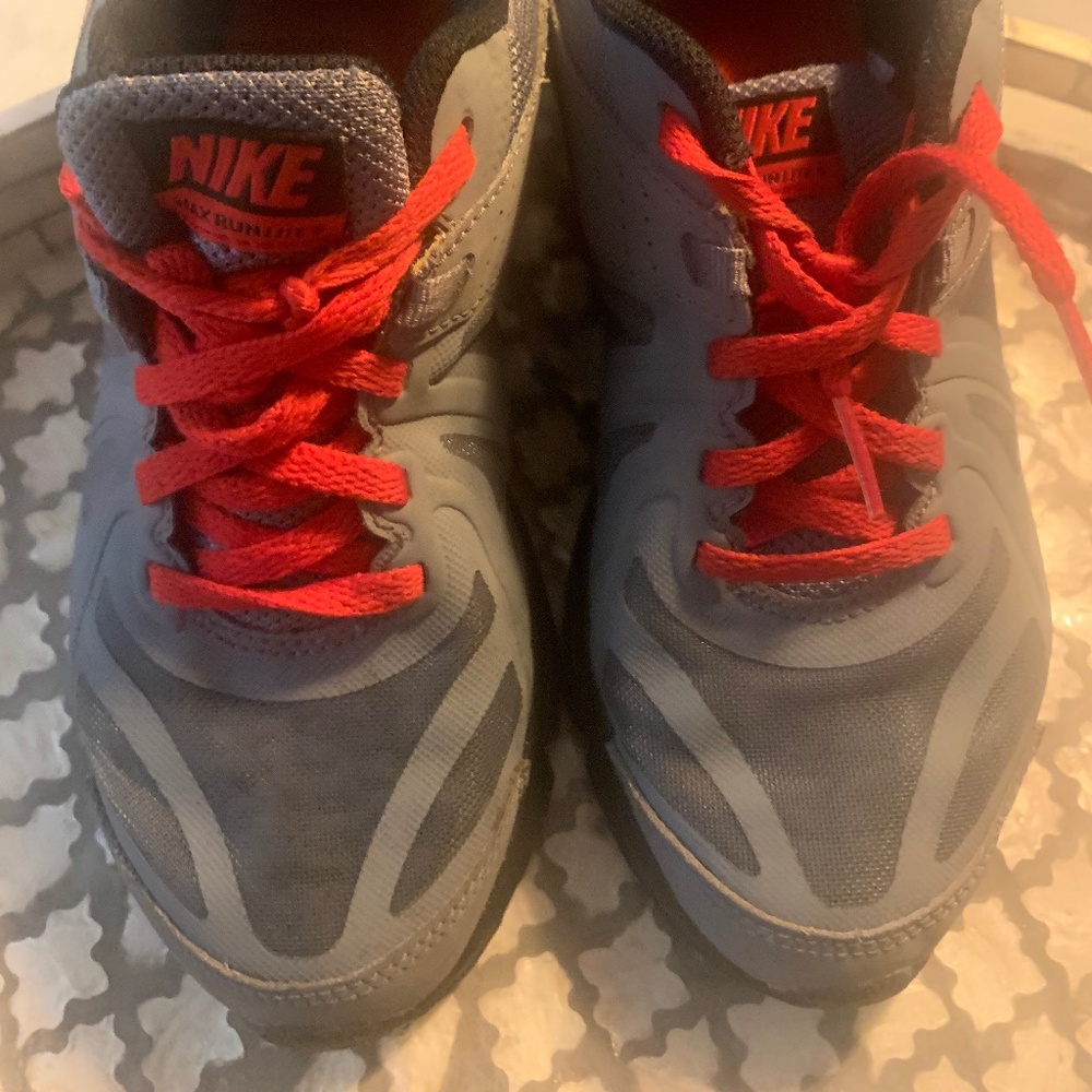 Nike Air Max Run Lite 5 Running Shoes Kids 4Y Unisex Red Black White 631478-606O
